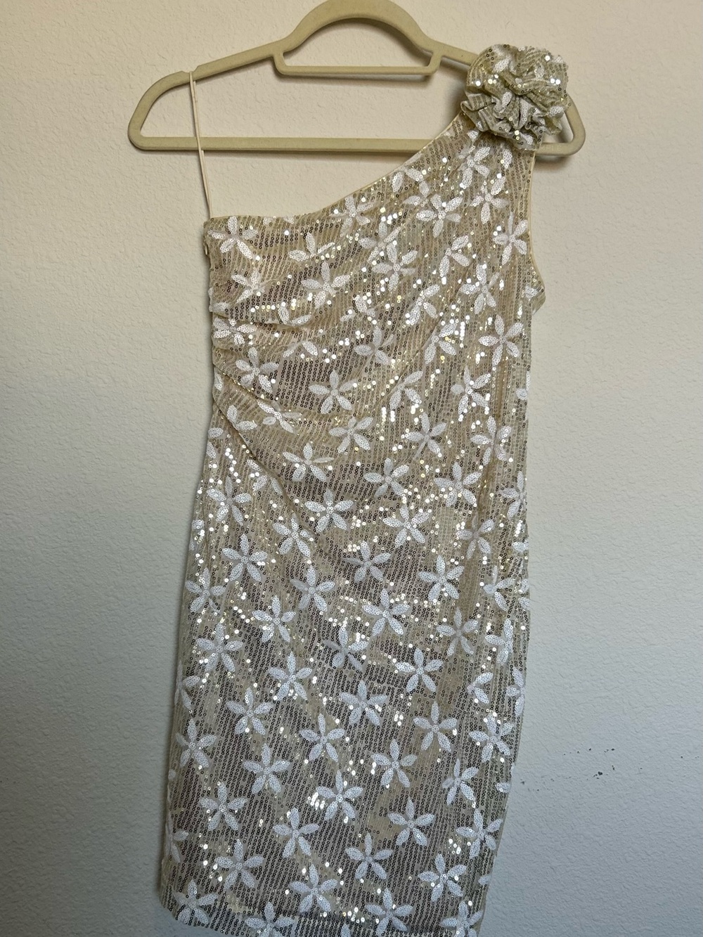 One-Shoulder Golden Floral Sequin Cocktail Dress
